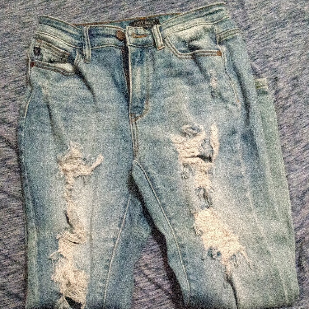 Judy Blue Light Wash Distressed Boyfriend Jeans